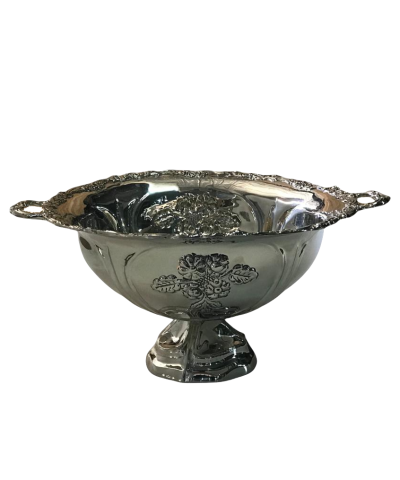 Taça de pé trabalhada com asas